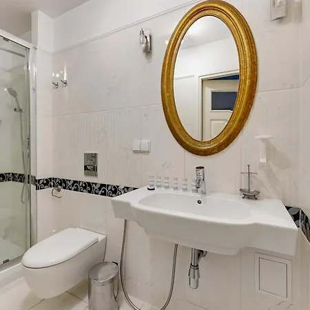 Dom & House - Old Town Swietego Ducha Economy Apartment Gdansk